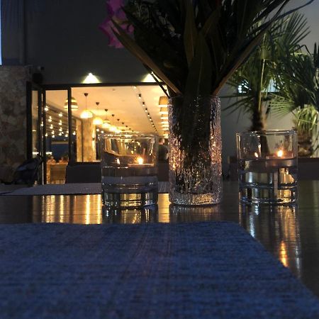 Hotel Qeparo Bagian luar foto