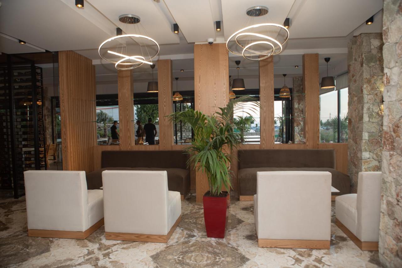 Hotel Qeparo Bagian luar foto