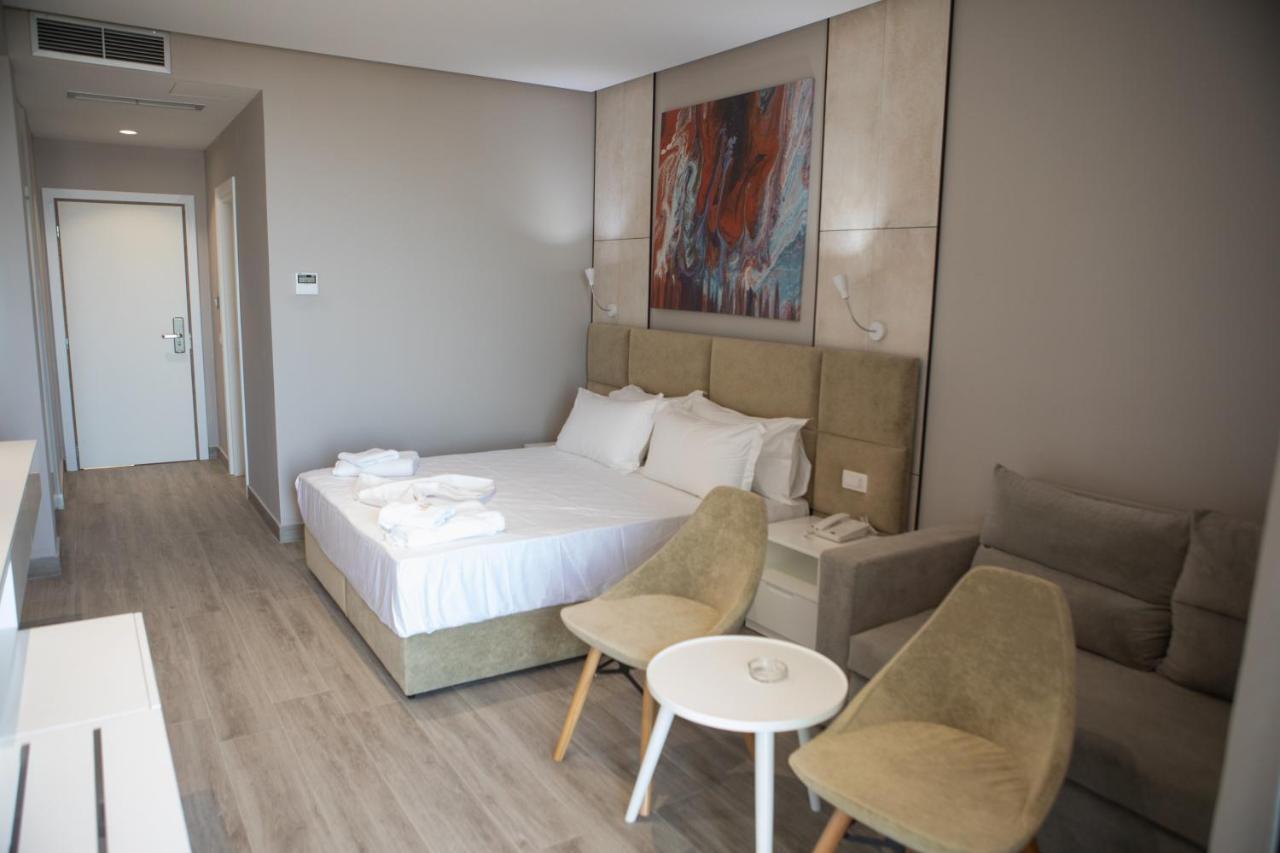 Hotel Qeparo Bagian luar foto