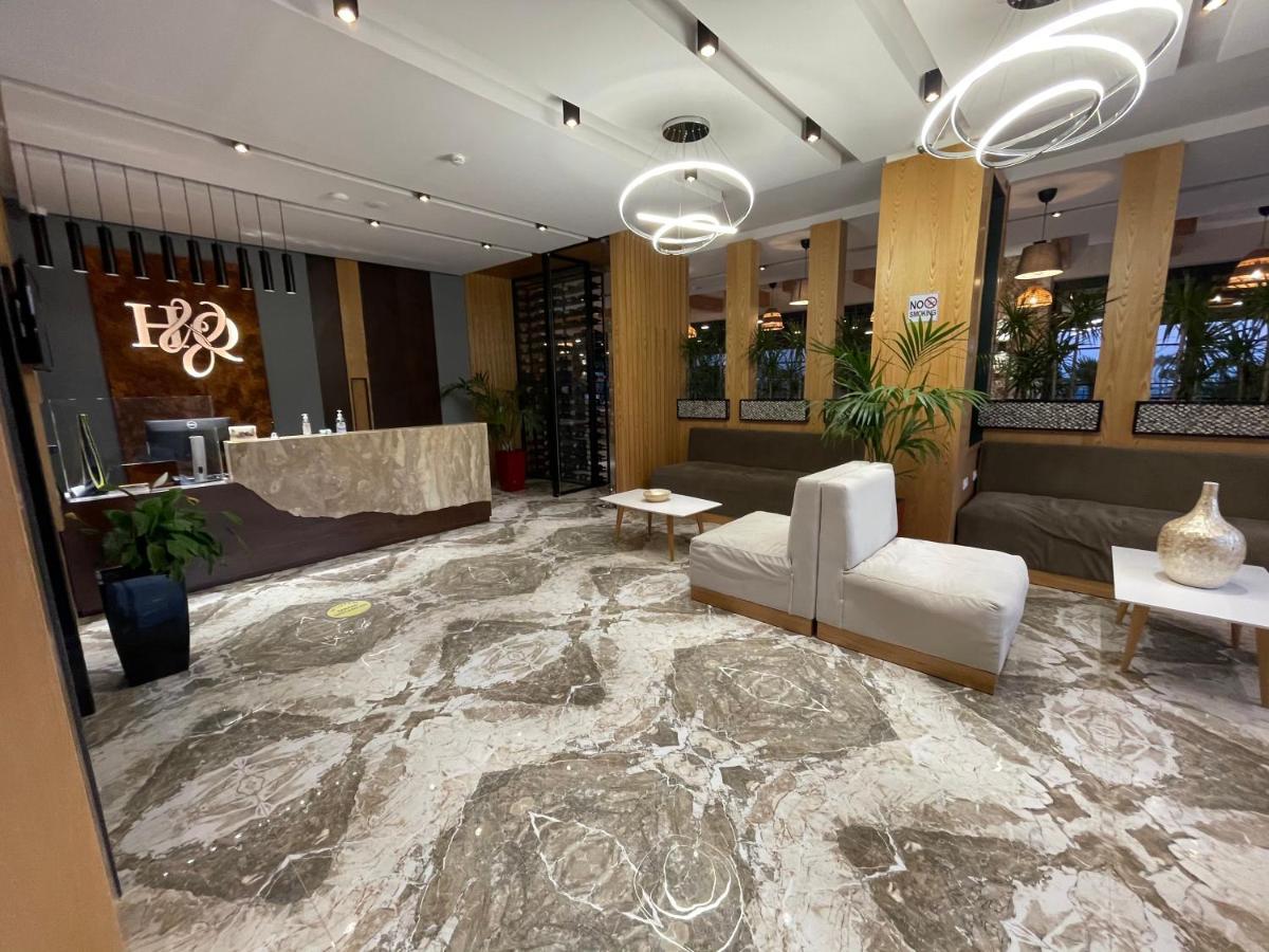 Hotel Qeparo Bagian luar foto