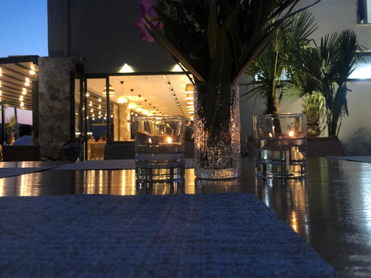 Hotel Qeparo Bagian luar foto